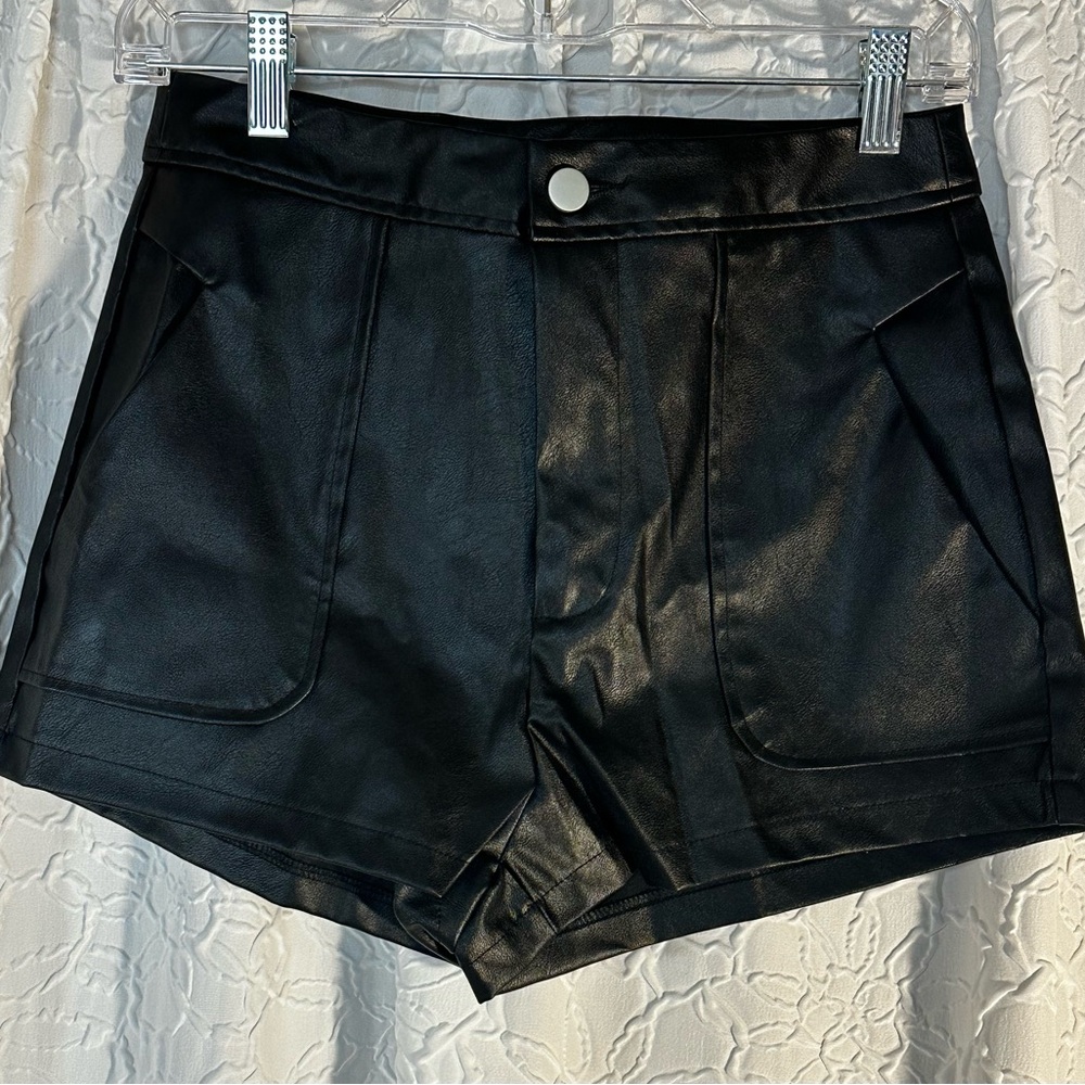 COPY - APPERLOTH-Stylish Black Leather Look Women's Shorts- Medium NWT